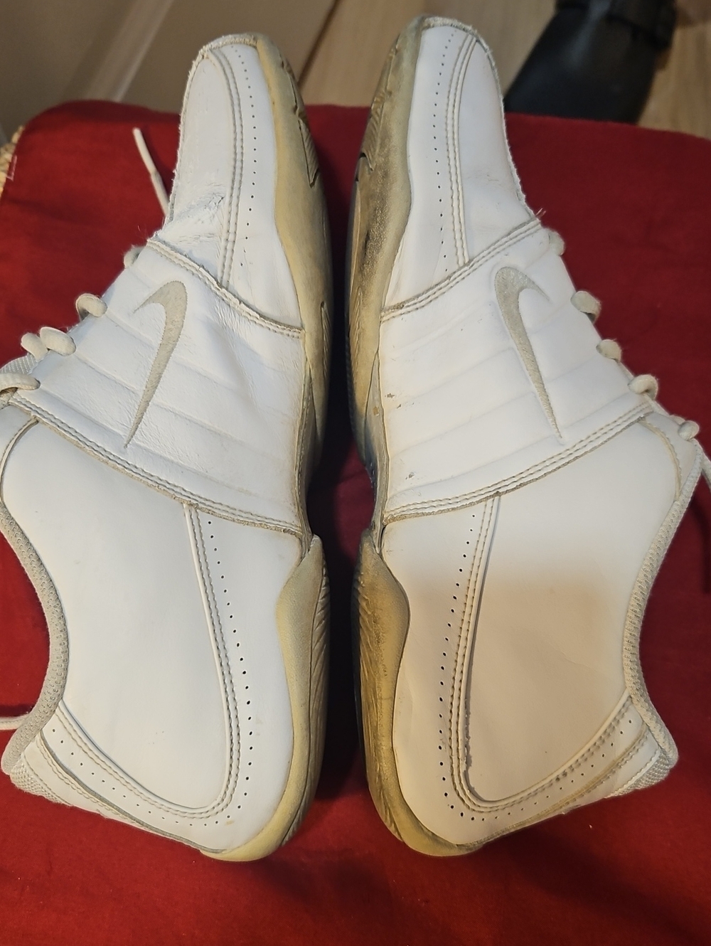 Nike Women’s White Leather Tennis Shoes
